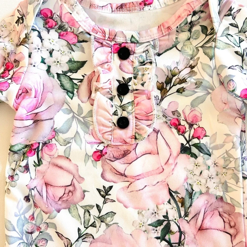 🌸 Sweet Watercolor Rose Baby Sleeper Gown – Size 1-3 Months